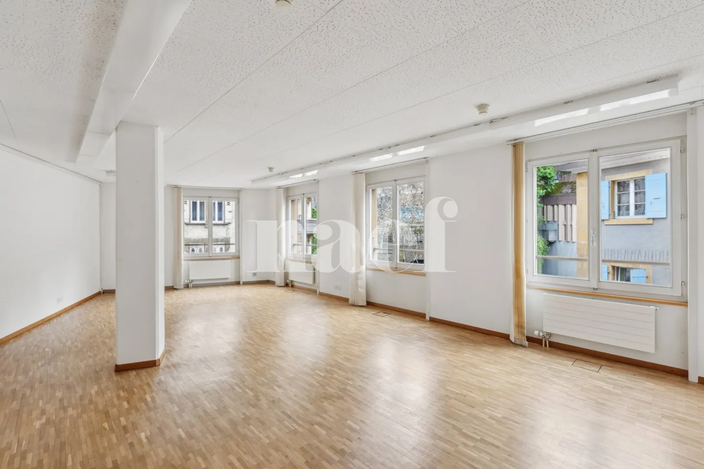 606 m² Büros im Stadtzentrum von Neuchâtel - Foto 2 von 6