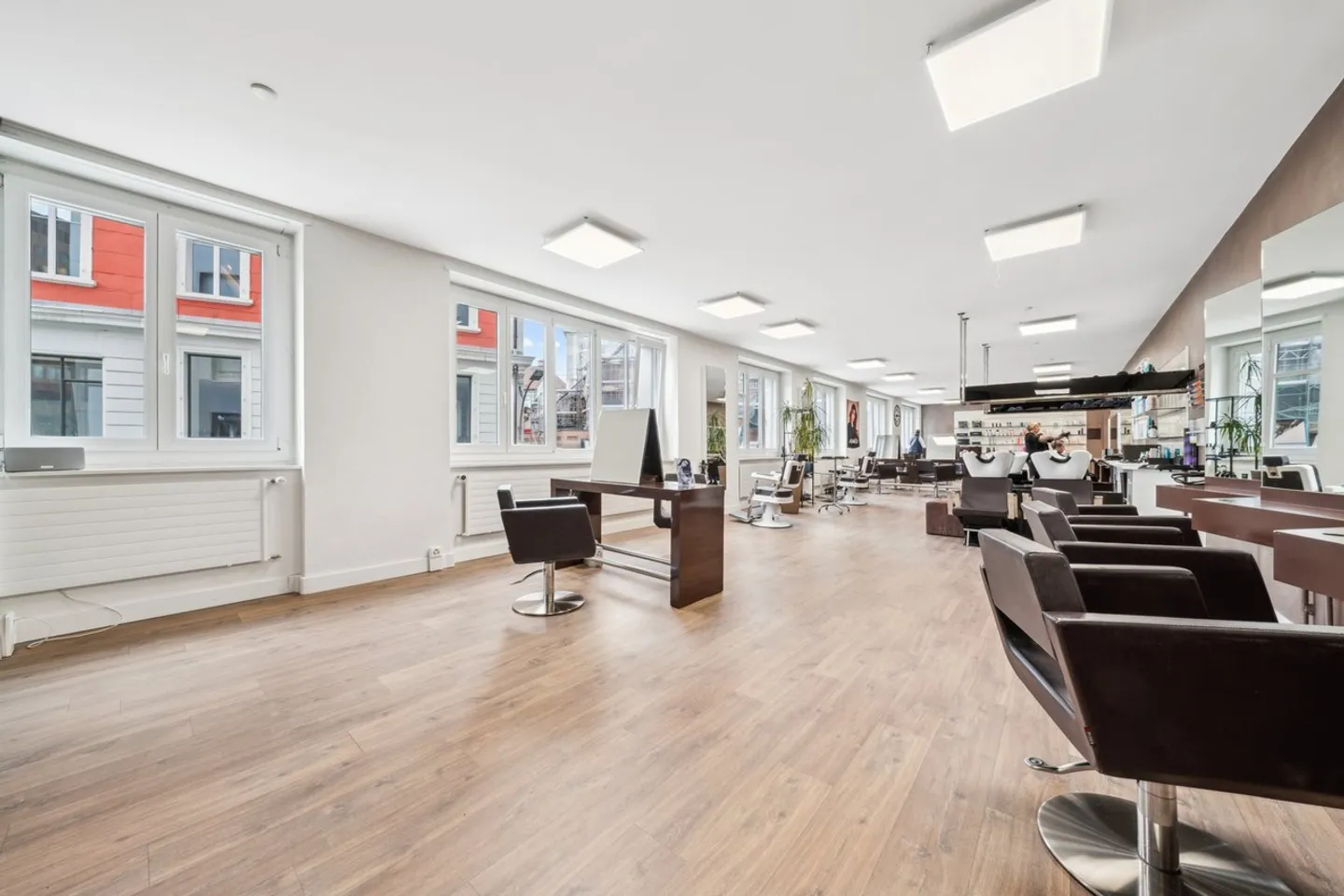 Commercial space on the 1st floor - Photo 3 of 10