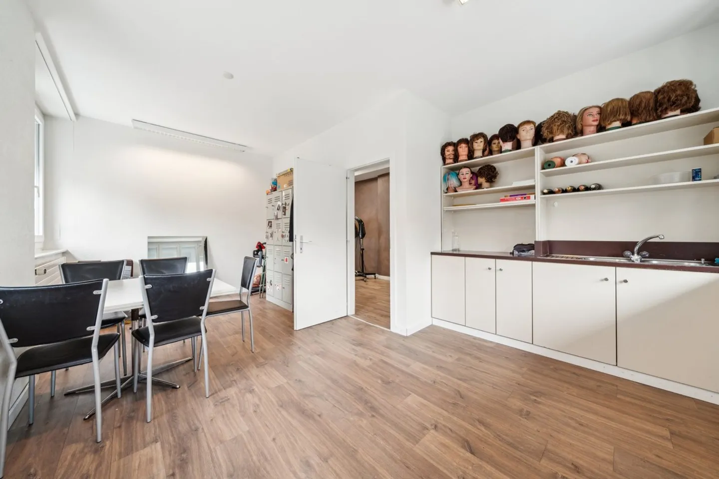 Commercial space on the 1st floor - Photo 6 of 10