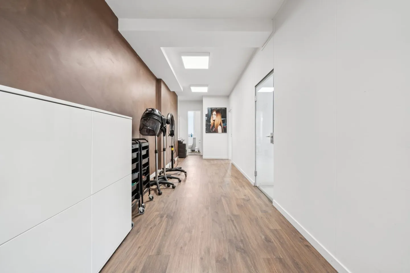Commercial space on the 1st floor - Photo 5 of 10