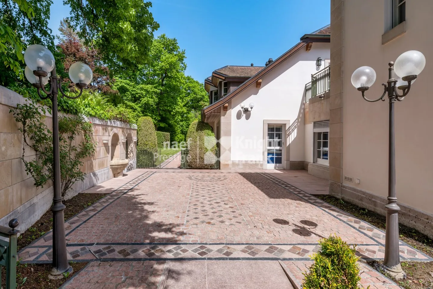 Vaste propriété de prestige dans un écrin de verdure - Photo 3 sur 11