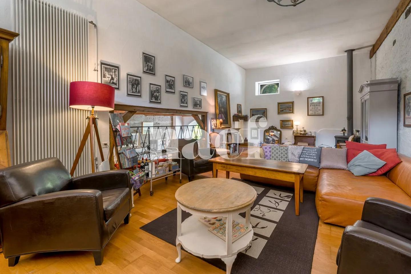 Charmantes und geräumiges Haus in einem Wohngebiet - Foto 7 von 12