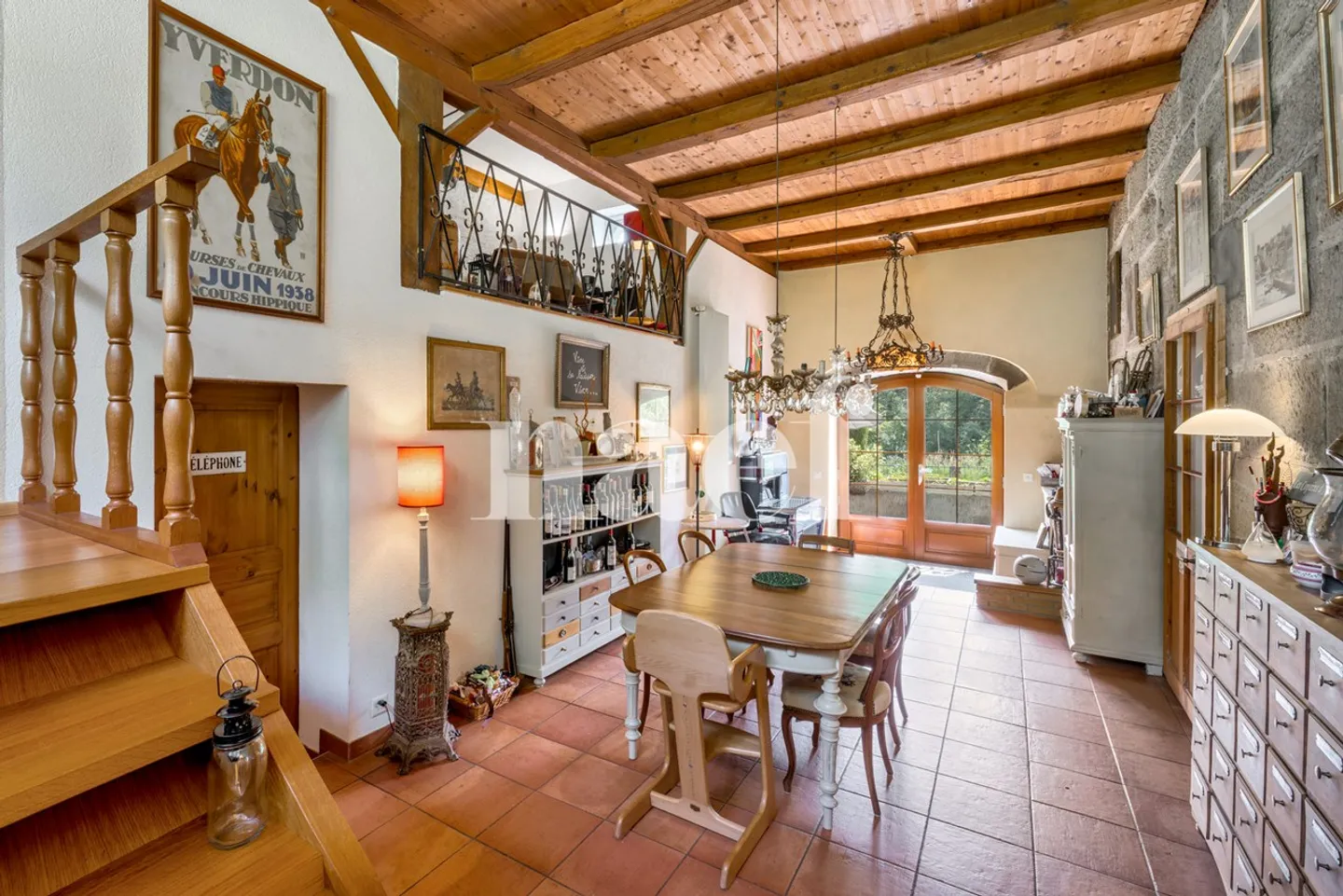 Charmantes und geräumiges Haus in einem Wohngebiet - Foto 8 von 12