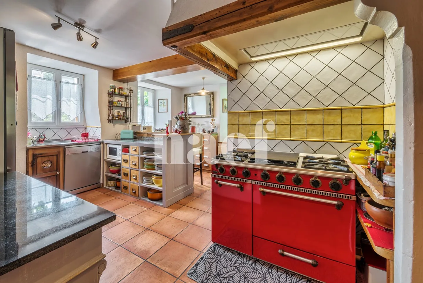 Charmantes und geräumiges Haus in einem Wohngebiet - Foto 9 von 12