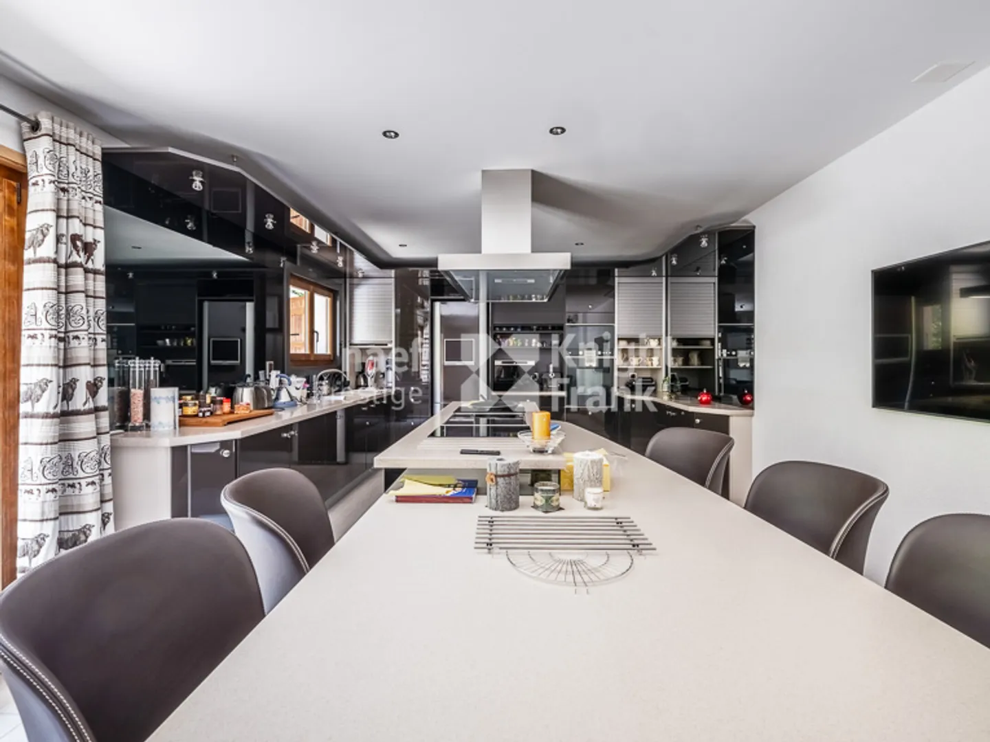 Magnificent 5.5-room chalet with high-end finishes for sale in Morgins - Photo 8 of 12