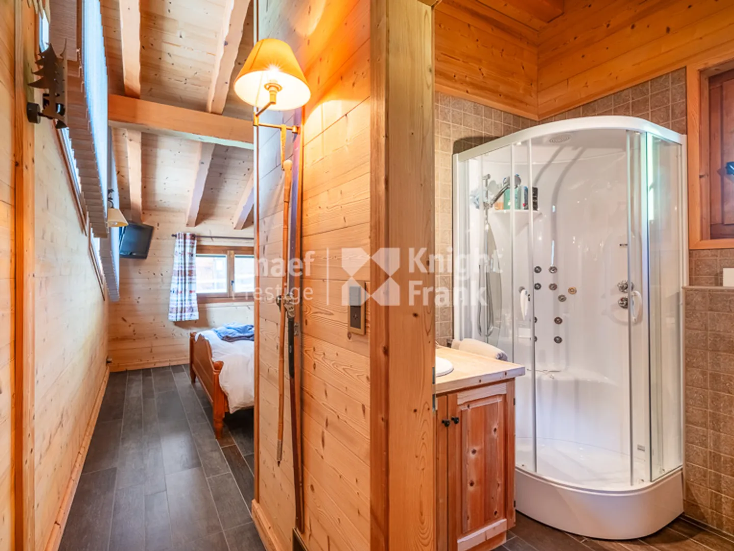Magnificent 5.5-room chalet with high-end finishes for sale in Morgins - Photo 11 of 12