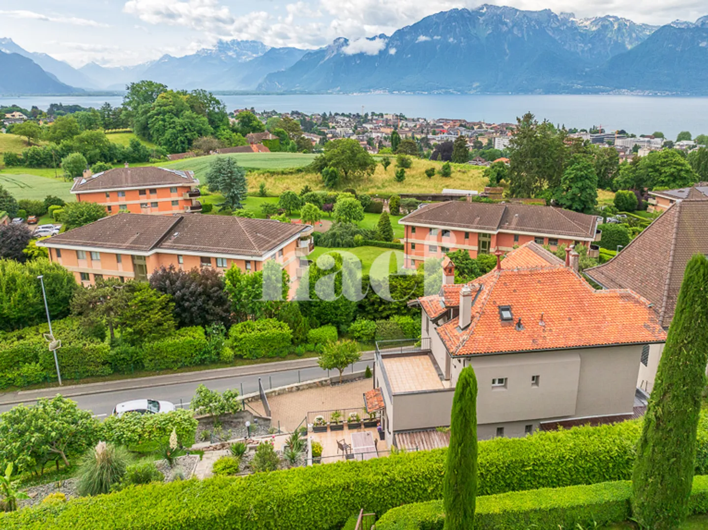 Schönes freistehendes Haus mit 6,5 Zimmern und herrlichem Blick auf den See zu verkaufen im unteren Teil von St-Légier - Foto 3 von 8