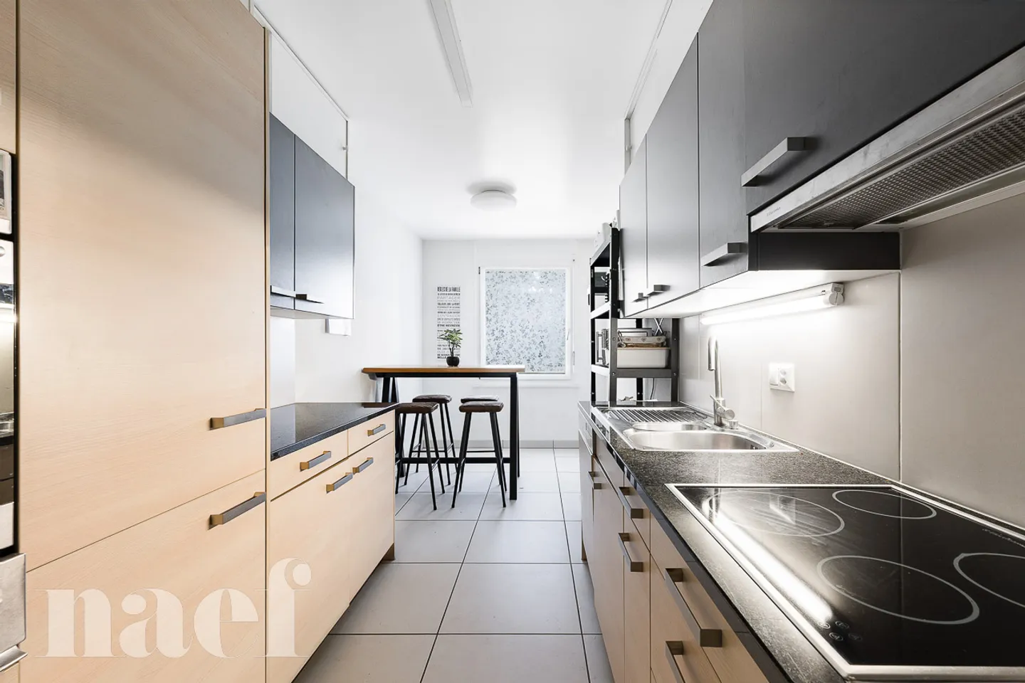 Durchgangswohnung mit 4,5 Zimmern und Balkon zu verkaufen, nur wenige Schritte vom Zentrum von Vevey entfernt - Foto 6 von 12
