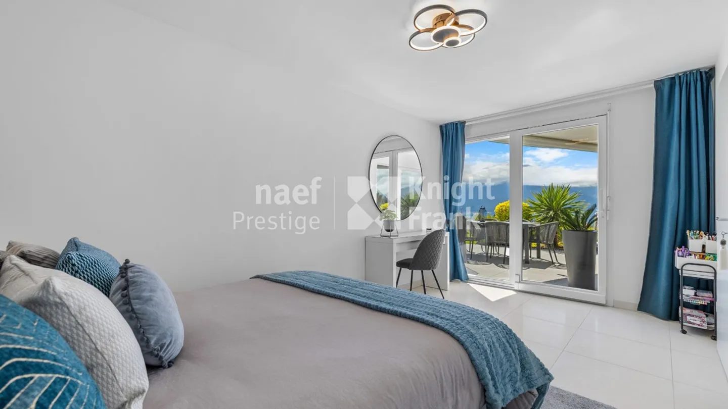 Maison jumelle de 7.5 pièces en triplex avec une vue panoramique sur le lac à vendre à Montreux - Foto 9 di 10