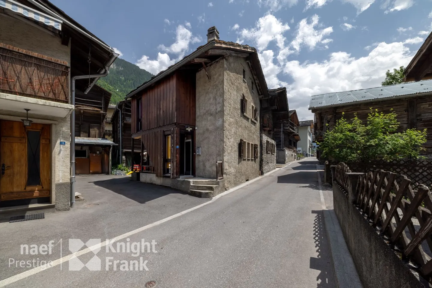 House in the heart of Châble. - Photo 4 of 5