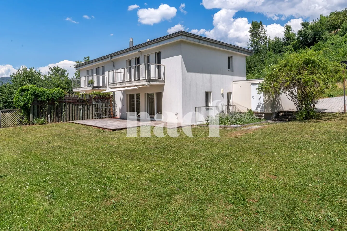 Semi-Detached Villa with 5.5 Rooms in One of the Most Exclusive Neighborhoods of Montreux - Photo 1 of 13