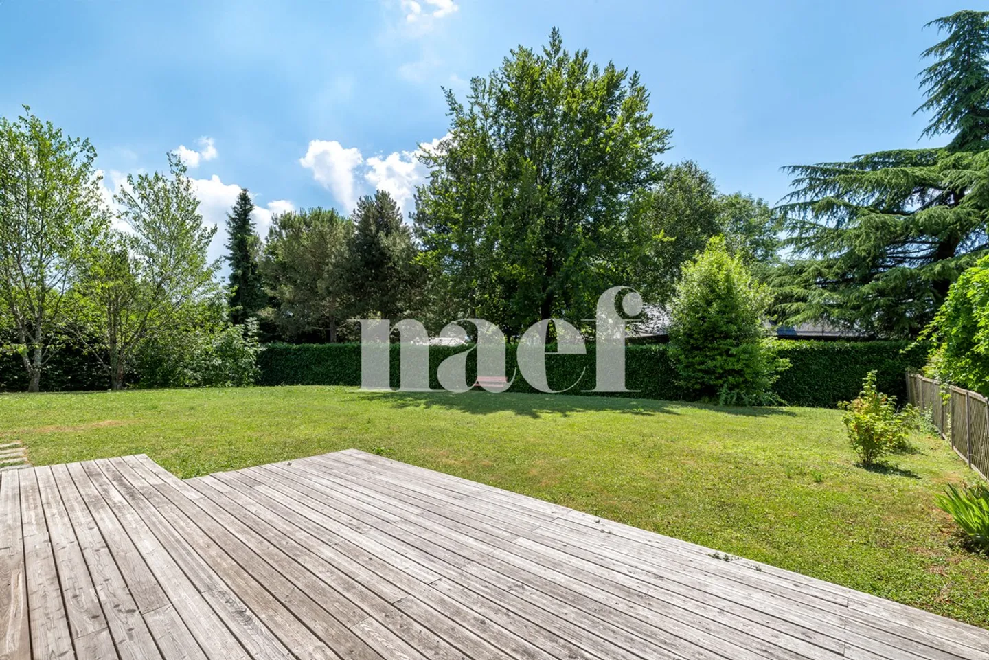 Semi-Detached Villa with 5.5 Rooms in One of the Most Exclusive Neighborhoods of Montreux - Photo 2 of 13