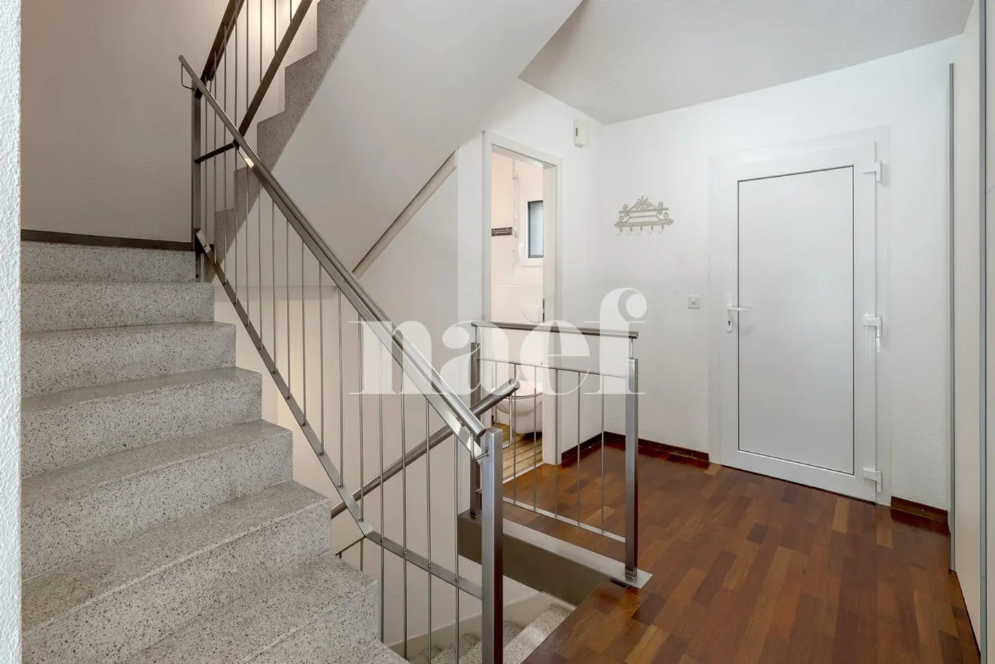 Semi-Detached Villa with 5.5 Rooms in One of the Most Exclusive Neighborhoods of Montreux - Photo 7 of 13