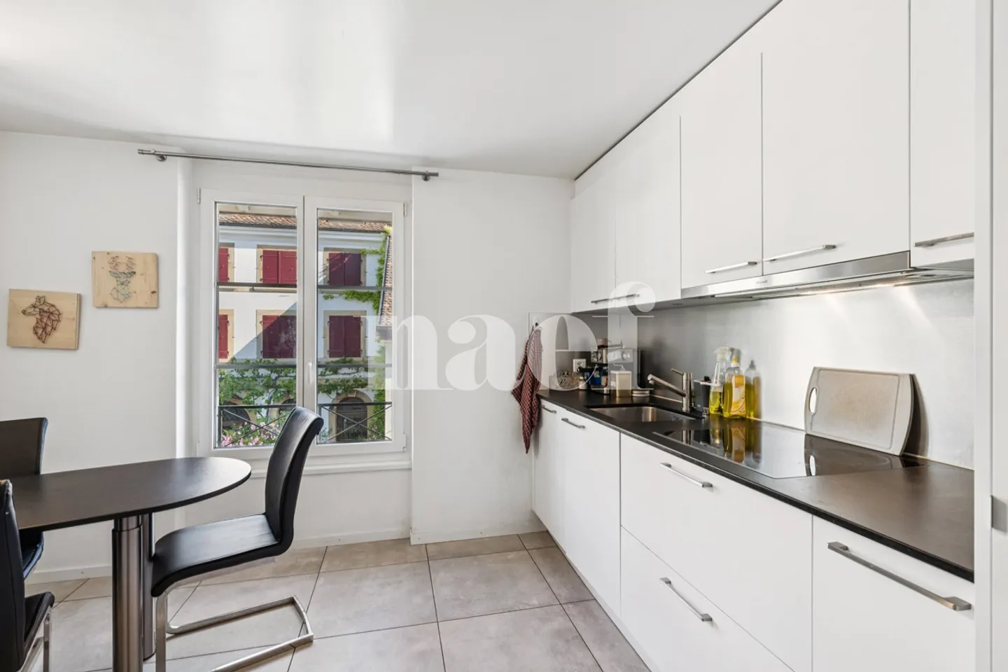 Renovated 3.5-room apartment in the heart of the village of Cormondrèche - Photo 2 of 5