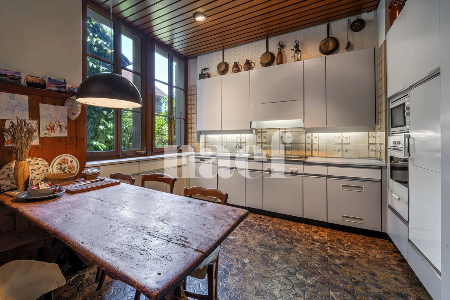 Affascinante casa di 10 stanze con grande potenziale - Foto 3 di 11