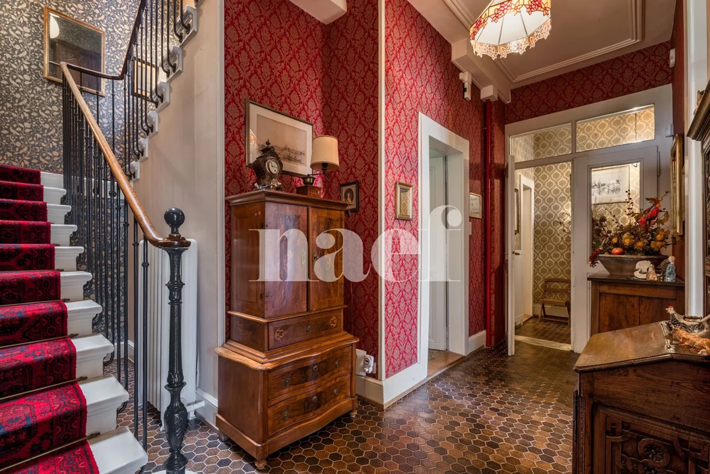Affascinante casa di 10 stanze con grande potenziale - Foto 4 di 11