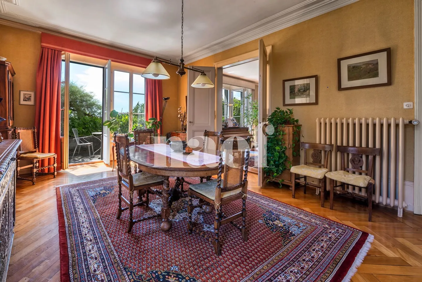 Affascinante casa di 10 stanze con grande potenziale - Foto 5 di 11