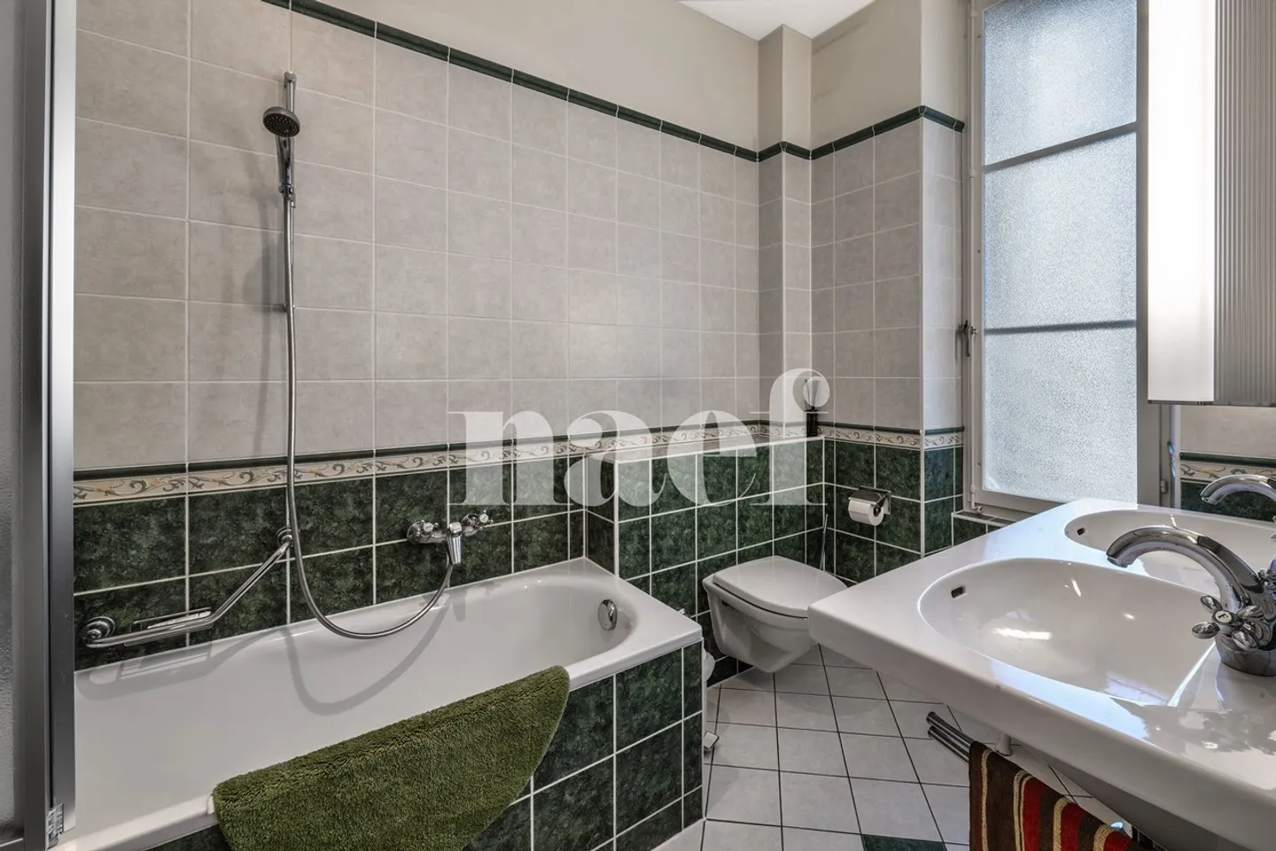 Affascinante casa di 10 stanze con grande potenziale - Foto 10 di 11