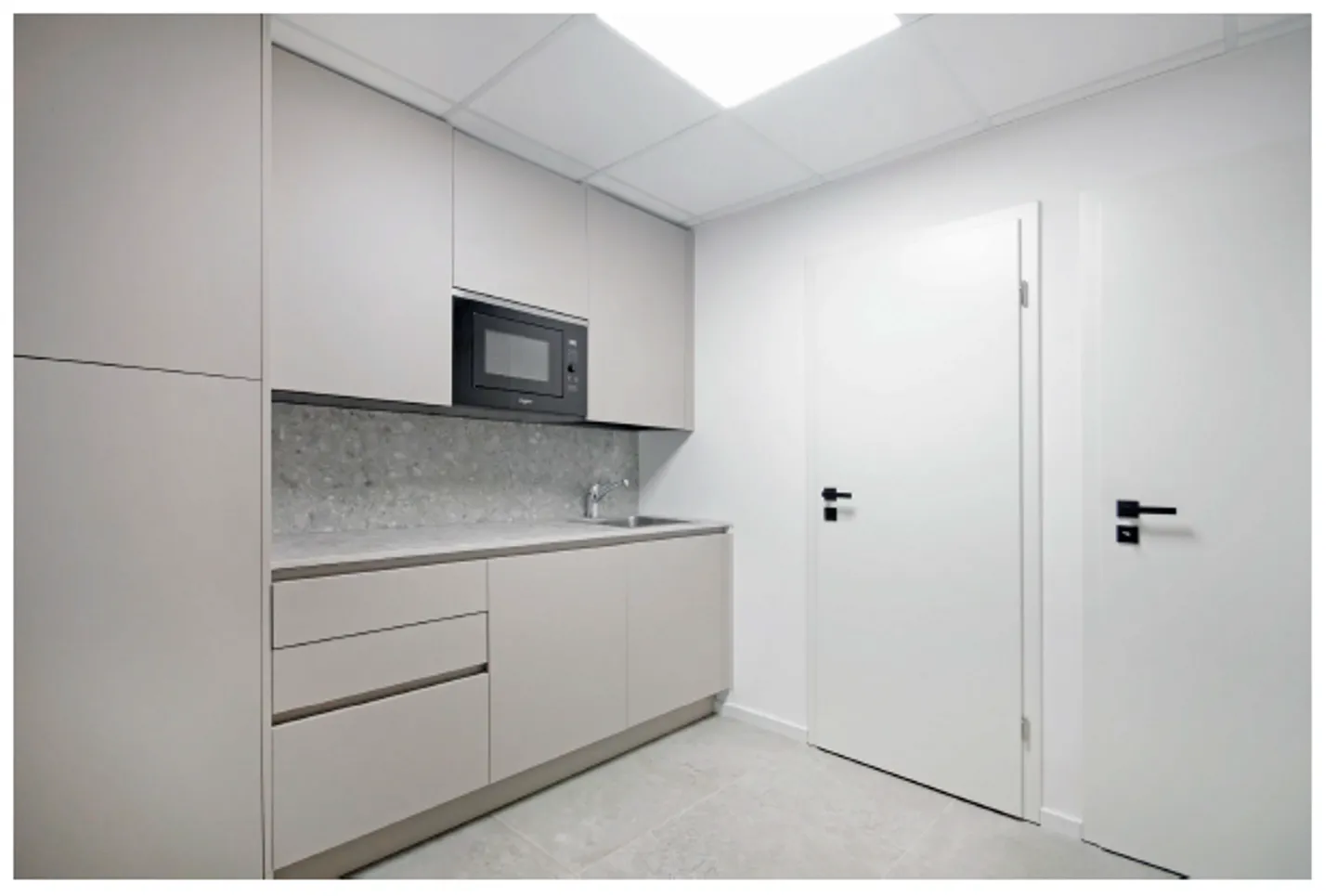 Offices of 428 m² in PPE - Route de Florissant in Geneva - Photo 2 of 3