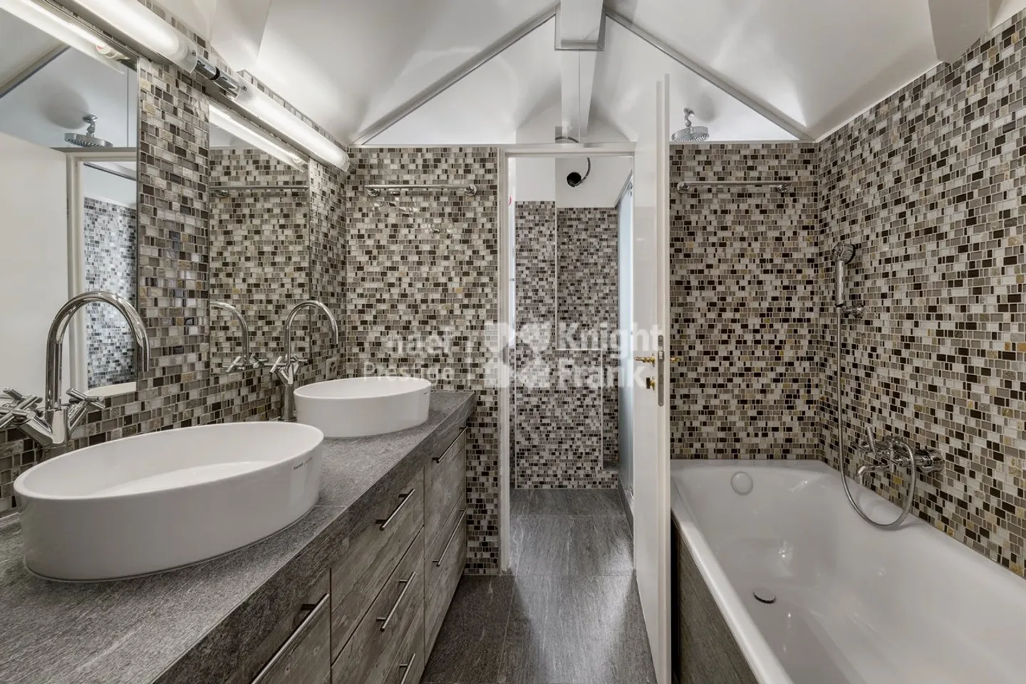 Elegante Familienvilla im Herzen des Hermitage - Foto 9 von 13