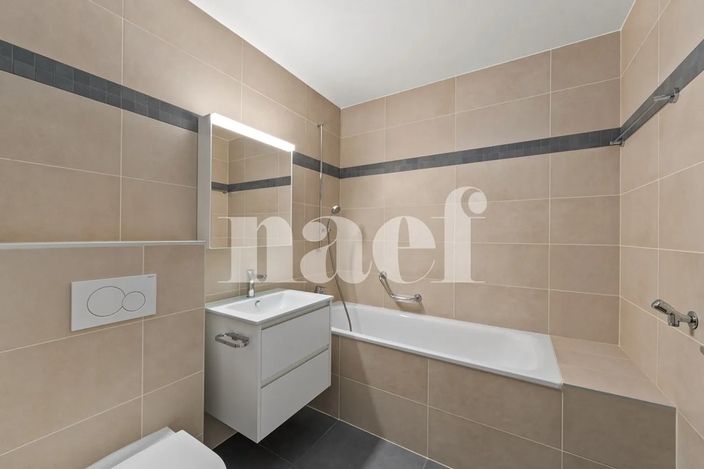Appartamento di 6 stanze con 4 camere - Spazioso e Luminoso - Foto 9 di 13