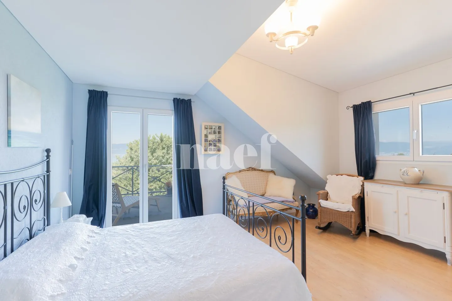 5.5-room detached house with stunning lake view for sale in Portalban - Photo 6 of 9