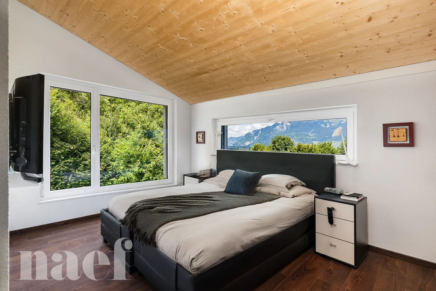 Architect-designed house with 7.5 rooms, pool, and jacuzzi in a green setting for sale in Collombey-Muraz - Photo 13 of 13