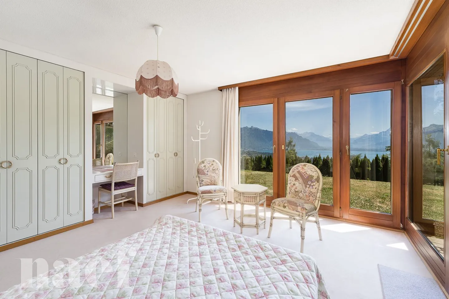 Maison de caractère de 9.5 pièces avec appartements indépendants et vue panoramique sur le lac à vendre à Chardonne - Photo 12 sur 13