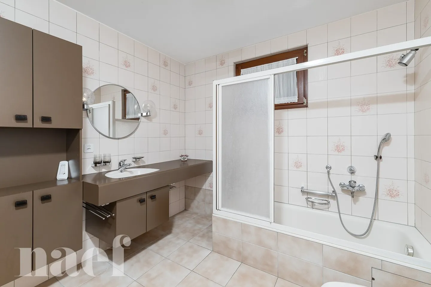 Maison de caractère de 9.5 pièces avec appartements indépendants et vue panoramique sur le lac à vendre à Chardonne - Photo 13 sur 13