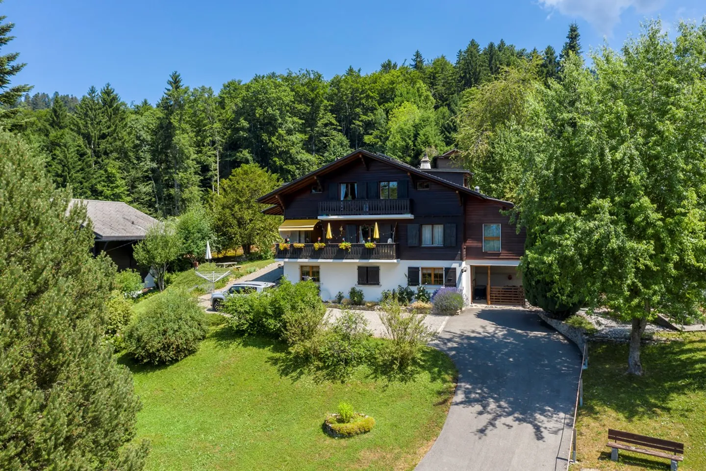 5.5-room apartment/chalet with a magnificent view for sale in Châtel-St-Denis - Photo 1 of 9