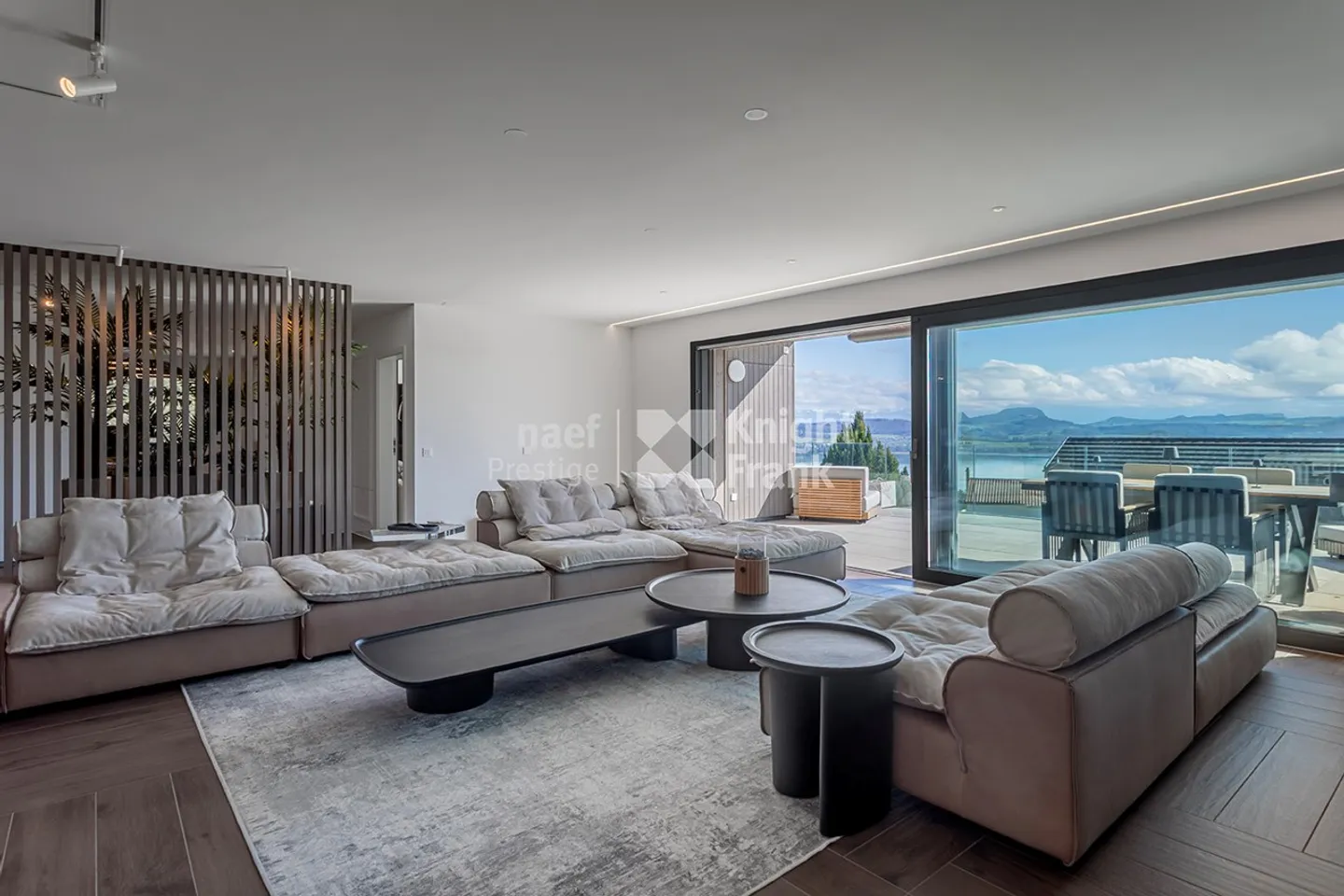 Wunderschöne Penthouse-Wohnung mit atemberaubendem Blick auf den Moratsee zu verkaufen in Lugnorre - Foto 3 von 10