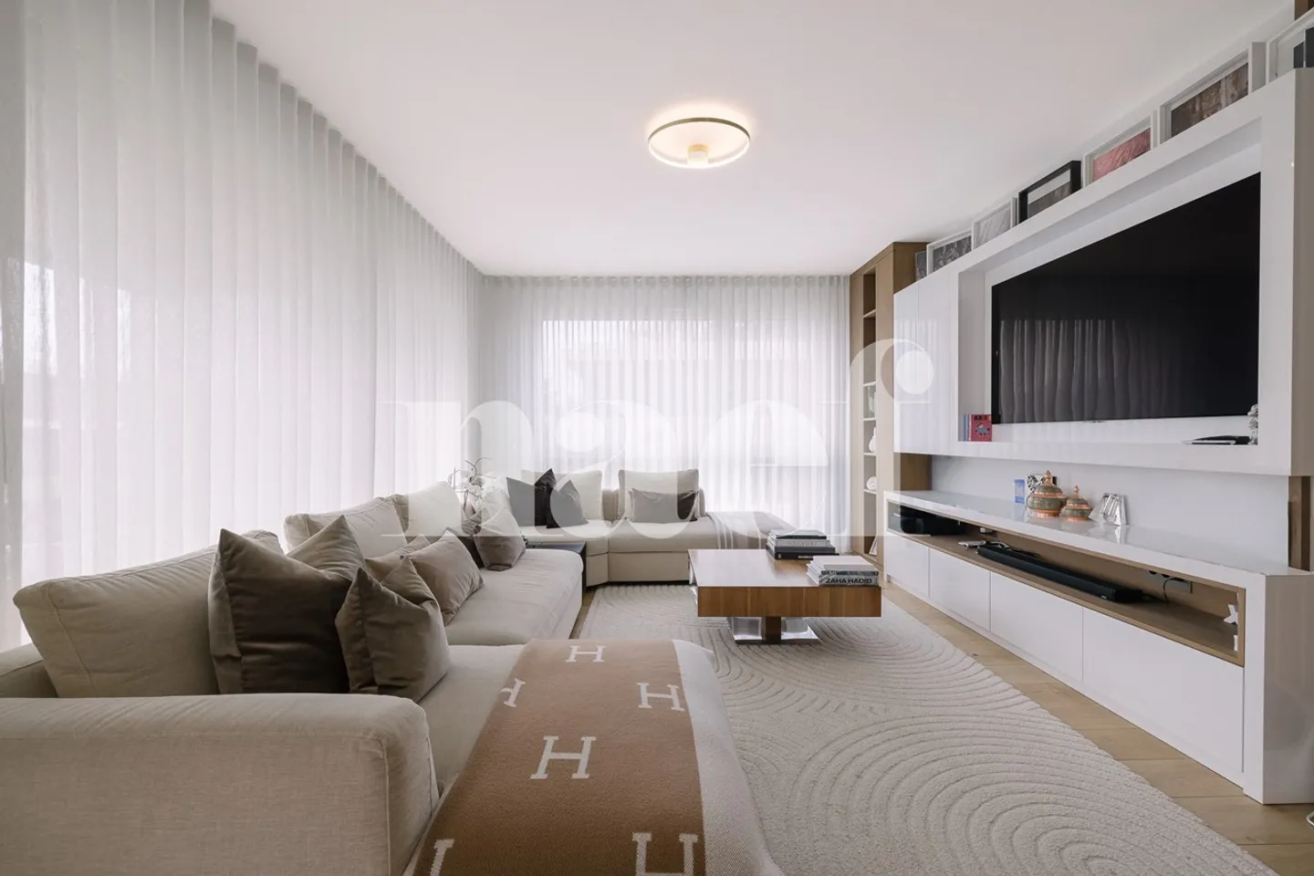 Exceptional Apartment? Elegance and High-End Amenities - Photo 1 of 13