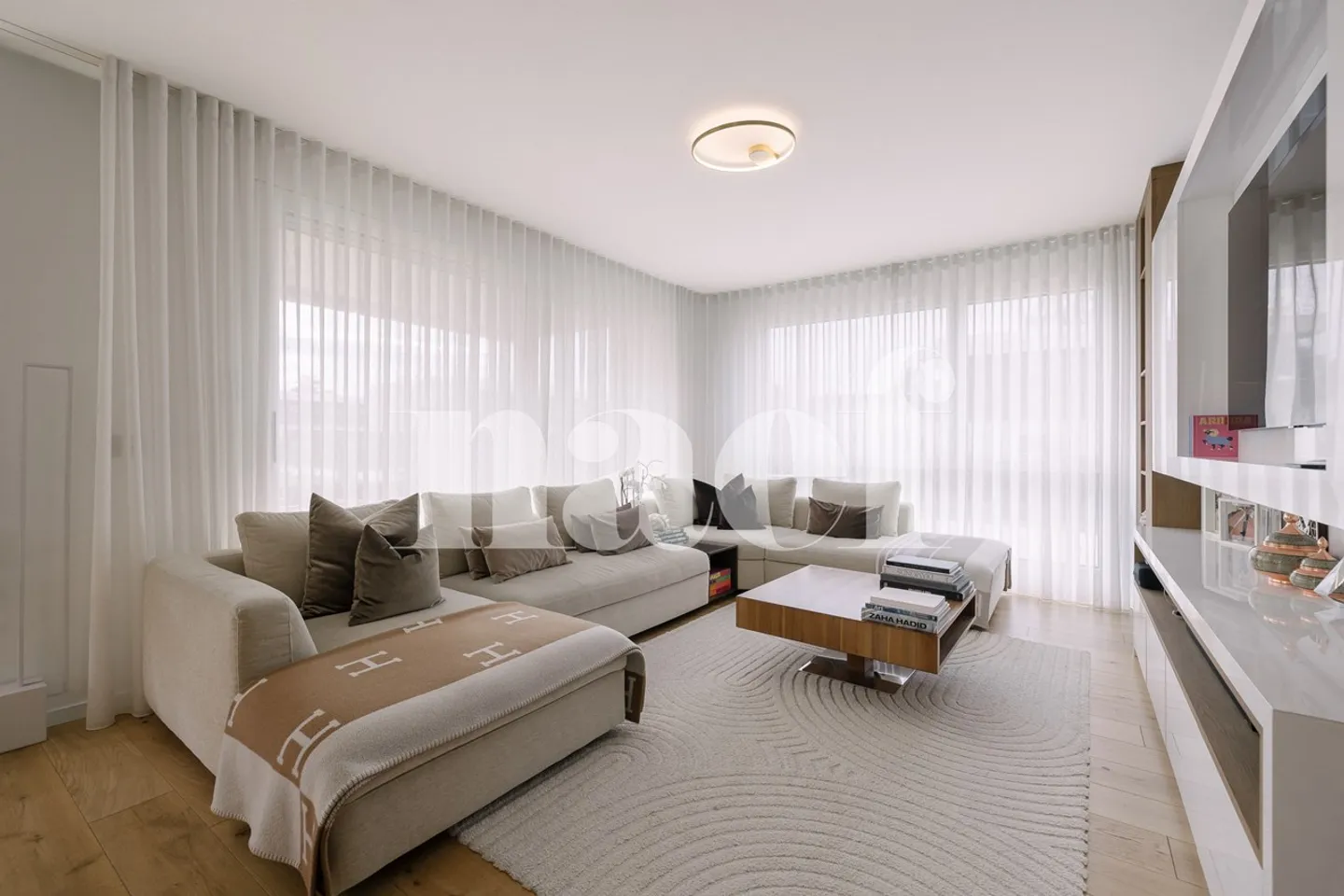 Exceptional Apartment? Elegance and High-End Amenities - Photo 2 of 13