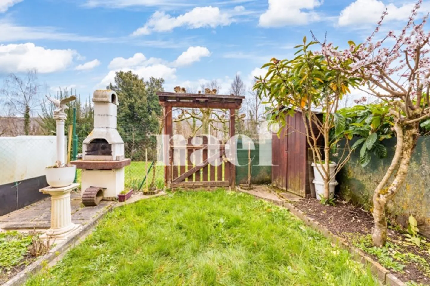 Exclusively: 3.5-room garden-level apartment in Gland - Photo 2 of 5