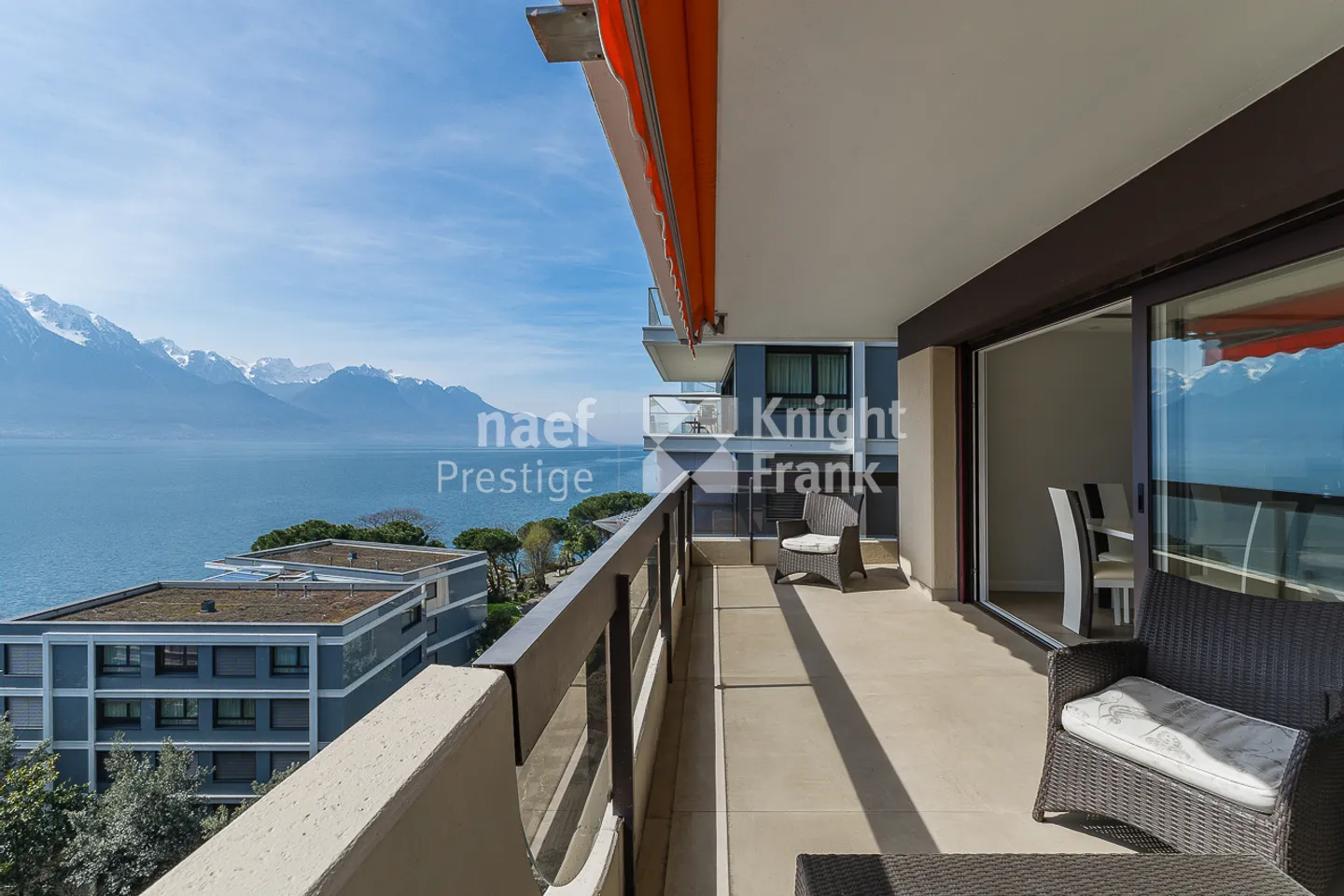 Wunderschöne 3,5-Zimmer-Wohnung am See im Zentrum von Montreux zu verkaufen - Foto 2 von 11