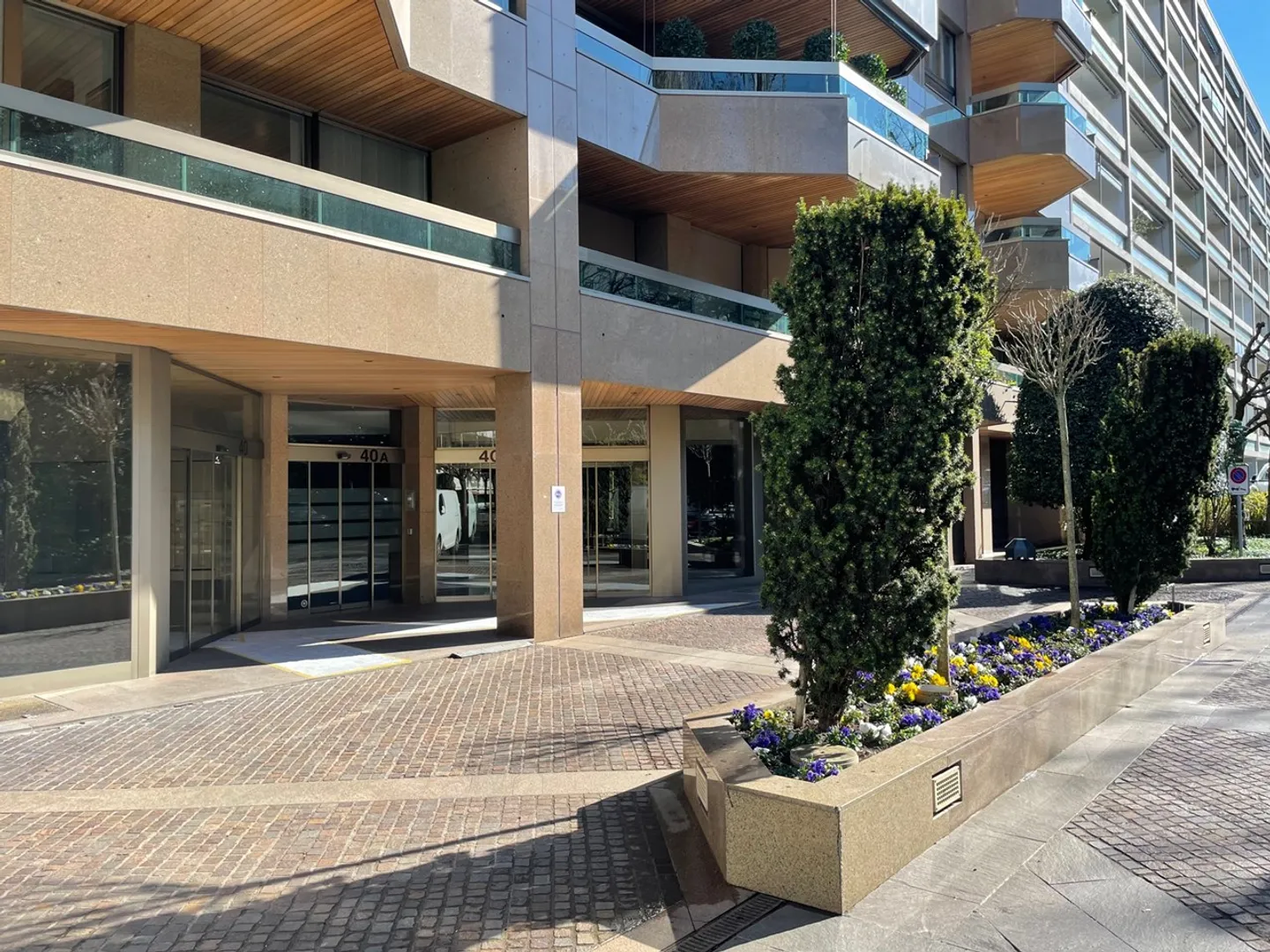 In vendita: 2 lotti PPE di uffici e 7 posti auto - Foto 2 di 3