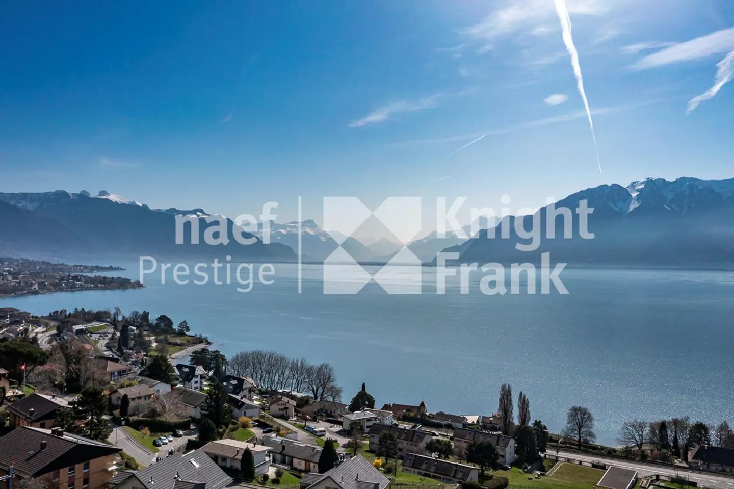 New 6.5-room duplex apartment with panoramic lake view - Photo 3 of 9