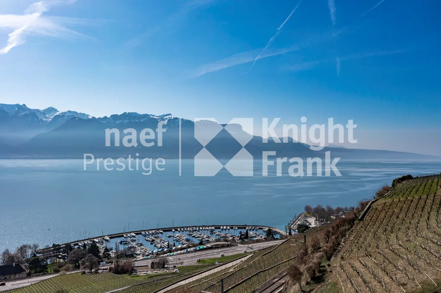 New 6.5-room duplex apartment with panoramic lake view - Photo 8 of 9