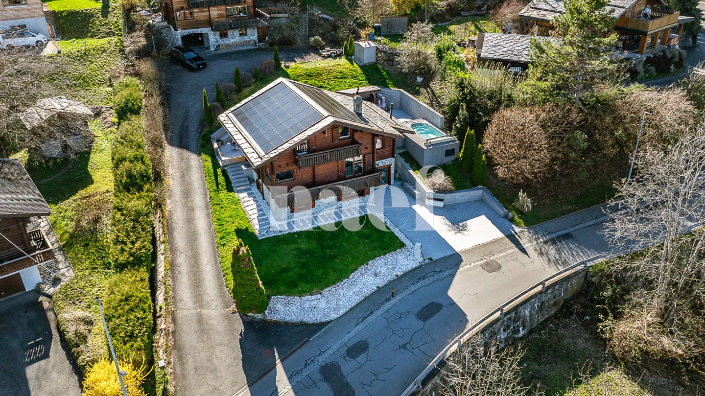 Magnificent renovated chalet with jacuzzi and counter-current pool for sale in Choëx - Photo 2 of 13