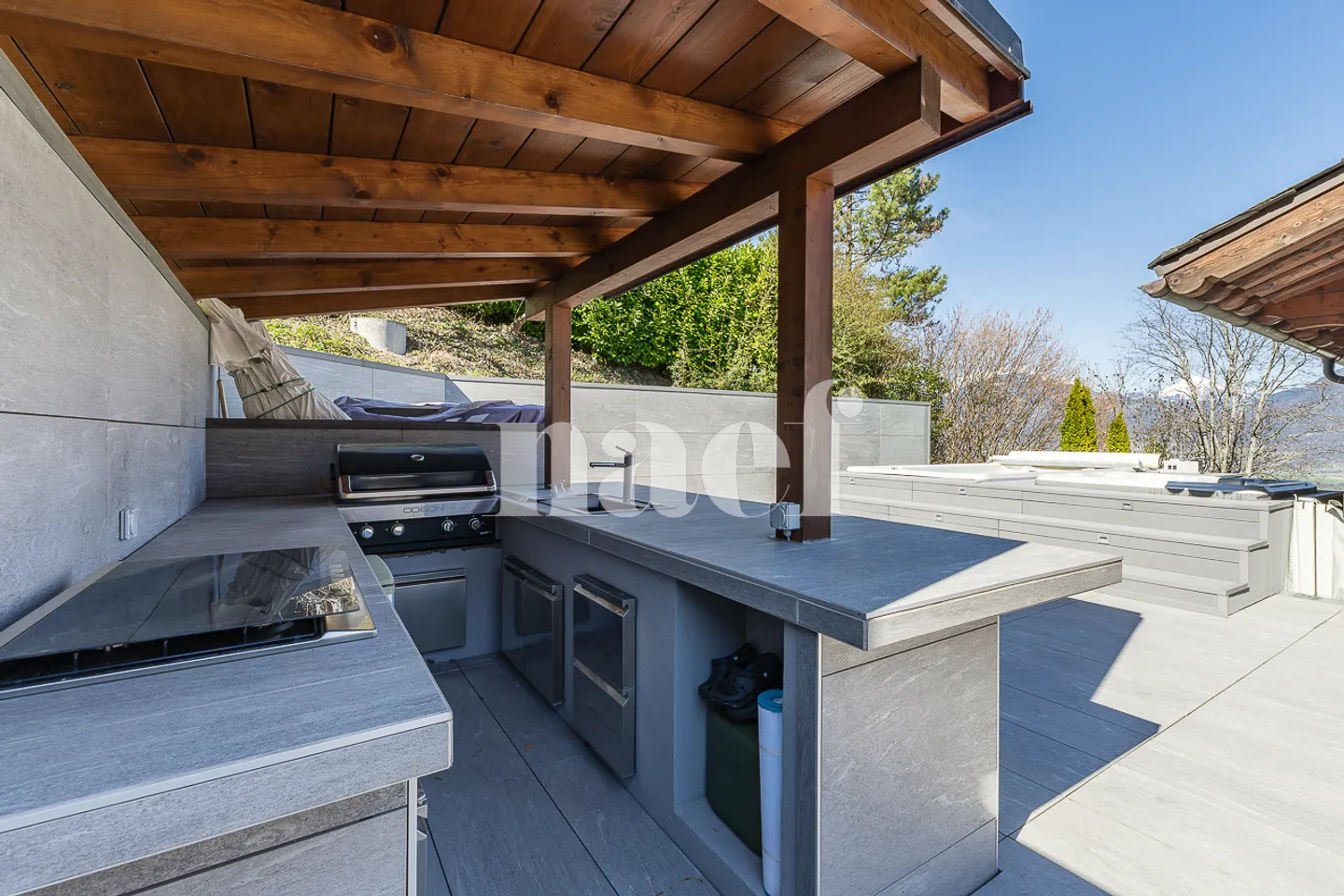 Magnificent renovated chalet with jacuzzi and counter-current pool for sale in Choëx - Photo 4 of 13