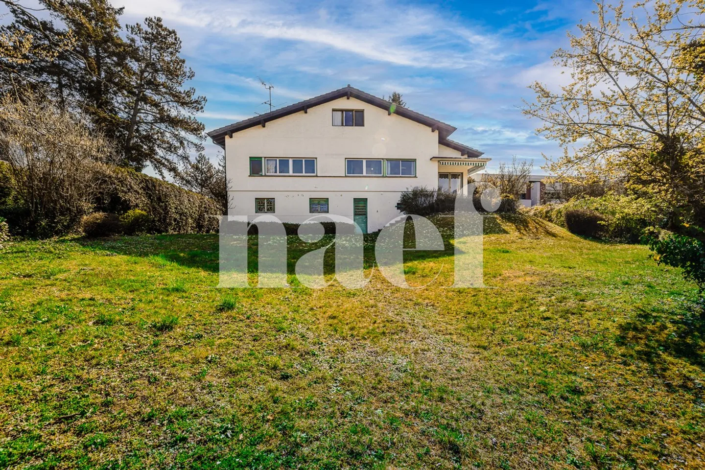 Large villa with land and panoramic view - Photo 1 of 11