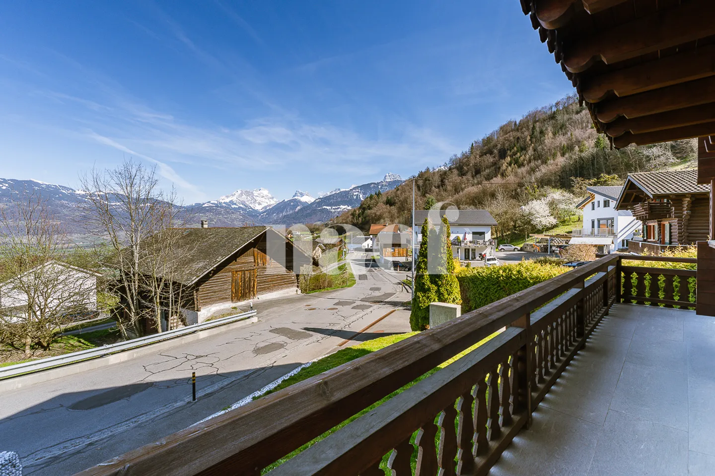 Magnificent renovated chalet with jacuzzi and counter-current pool for sale in Choëx - Photo 8 of 13