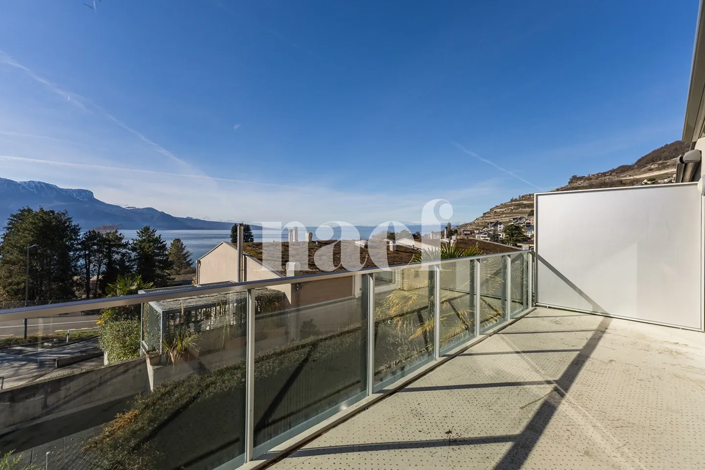 Beautiful bright and contemporary semi-detached house with 5.5 rooms for sale in Corseaux - Photo 1 of 13