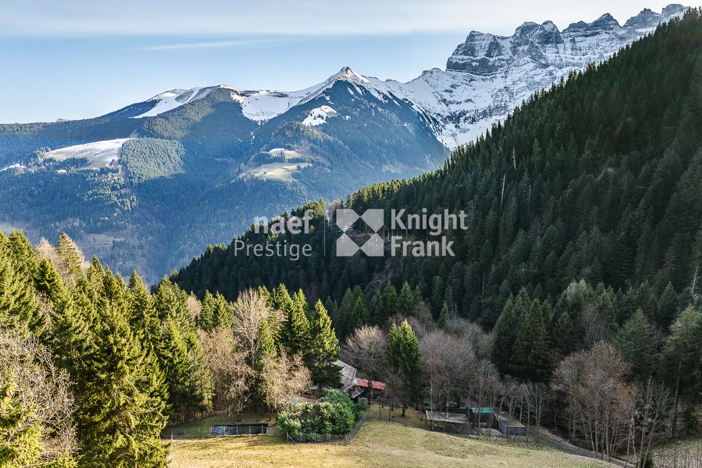 Außergewöhnliches 6-Zimmer-Chalet zu verkaufen zwischen Troistorrents und Morgins / VS - Foto 2 von 13