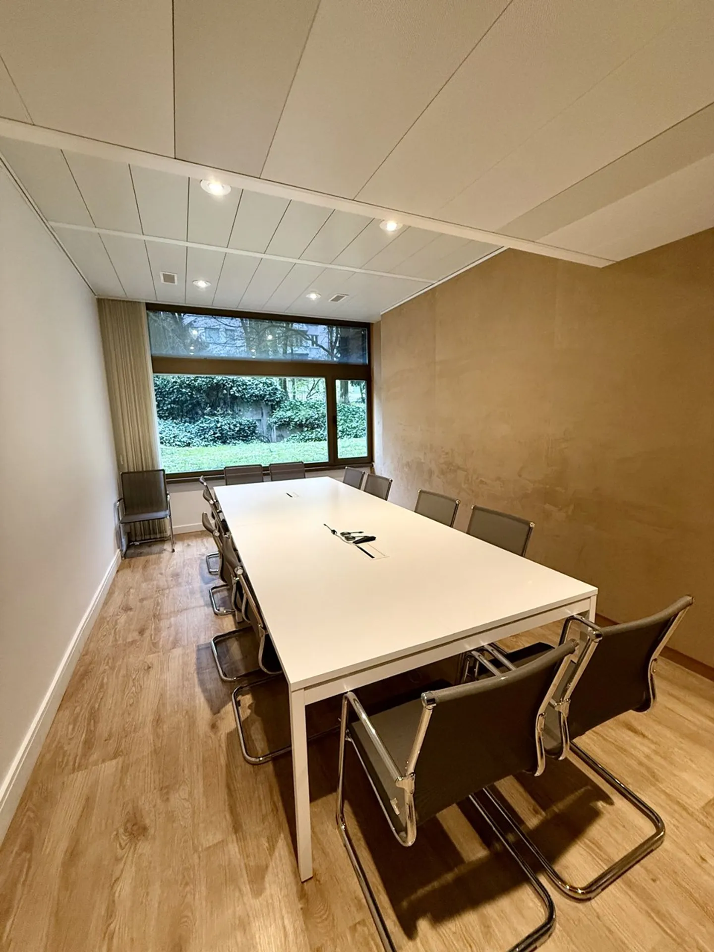 Arcade di 236 m² con parcheggi vicino a Champel - Foto 2 di 4