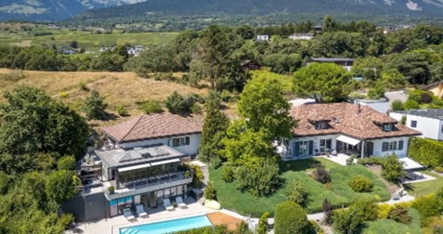 Villa di prestigio con piscina a Savièse - Foto 2 di 8