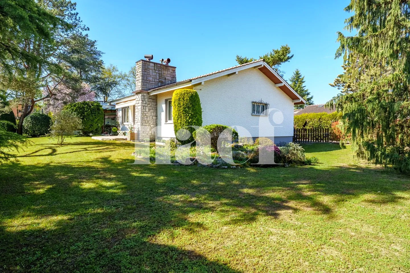 Sale of a villa with a right of residence - Photo 1 of 13