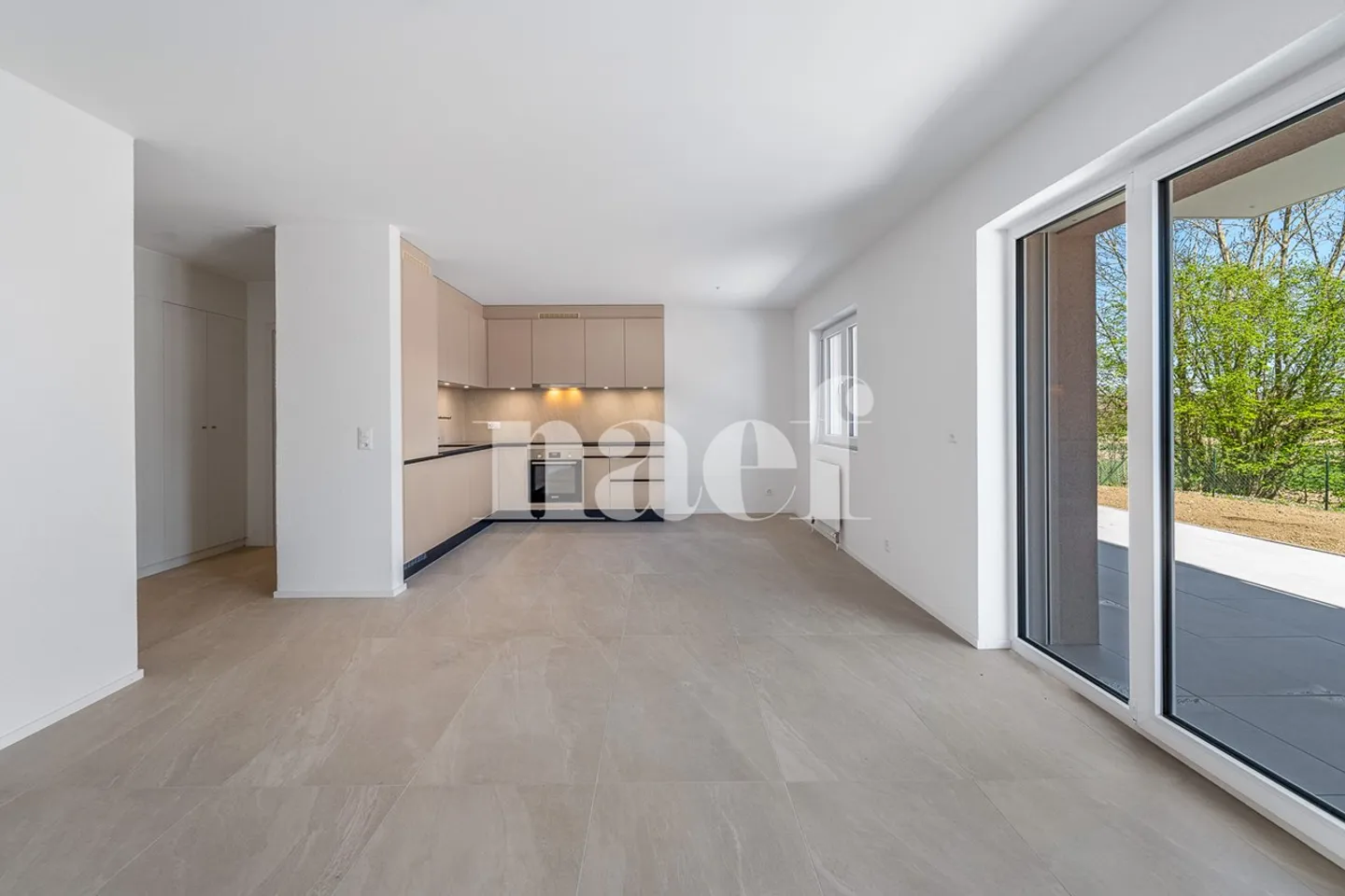 Renovierte 3,5-Zimmer-Wohnung im Erdgeschoss mit 160 m2 Terrasse zu verkaufen in Fétigny - Foto 2 von 8