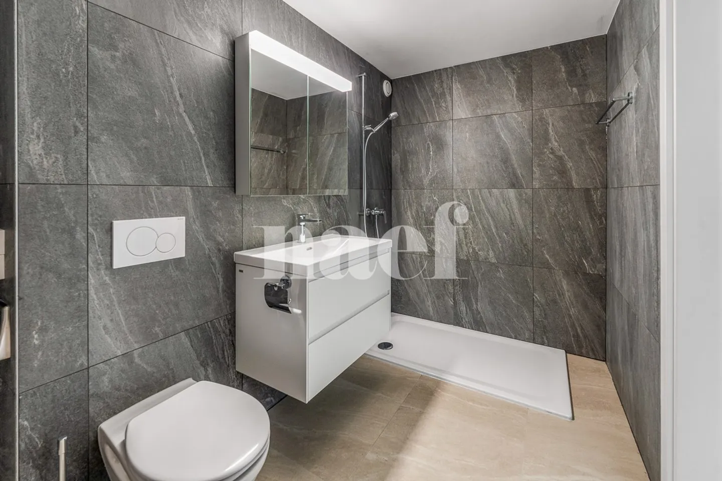 Renovated 4.5-room apartment on the 2nd floor with unobstructed view for sale in Fétigny - Photo 6 of 9