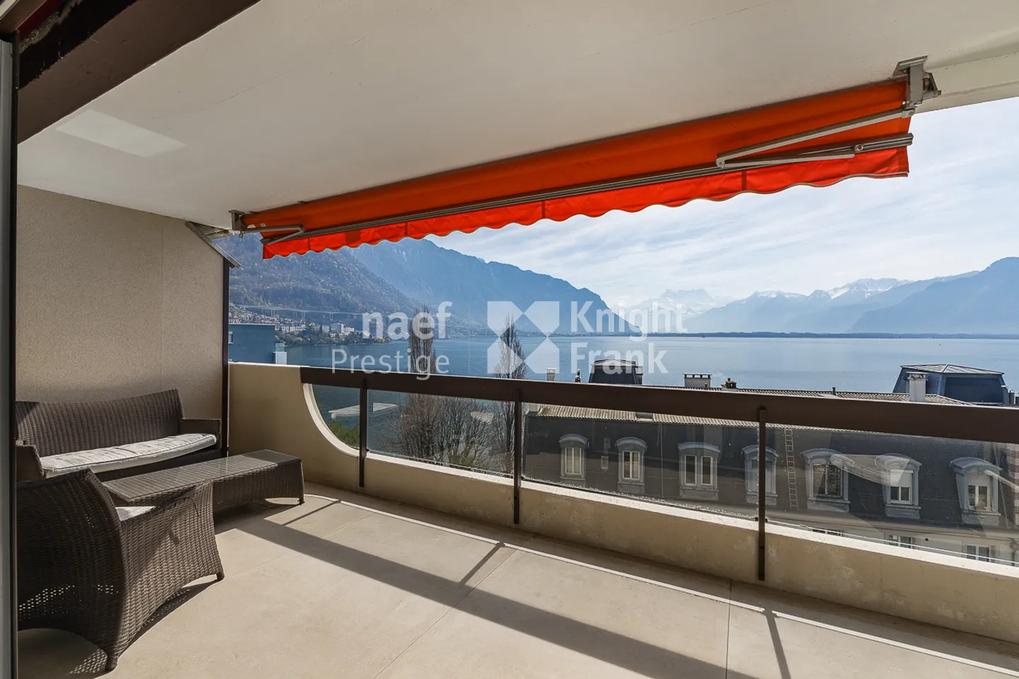 Wunderschöne 3,5-Zimmer-Wohnung am See im Zentrum von Montreux zu verkaufen - Foto 3 von 11